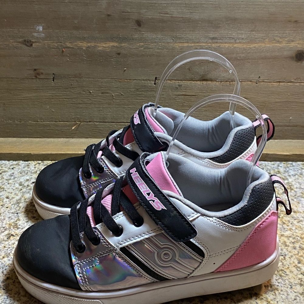 ✅Heelys Skate sneakers sz3 - Picture 4 of 8